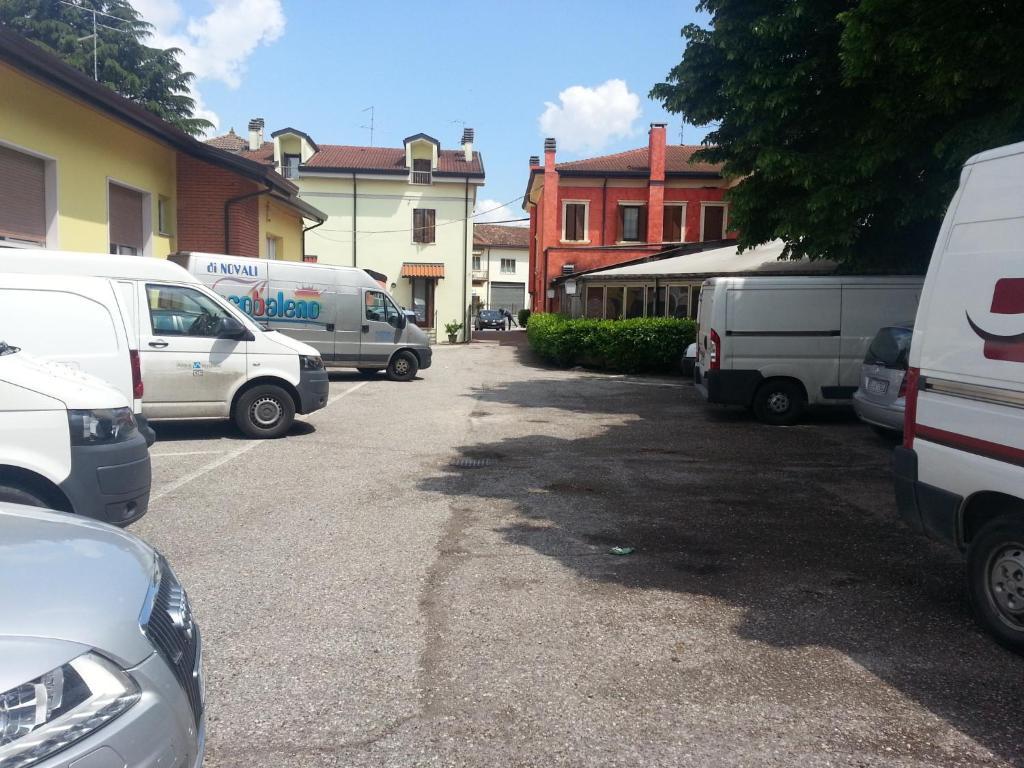 Albergo Pizzeria Sole San Giovanni Lupatoto Eksteriør billede